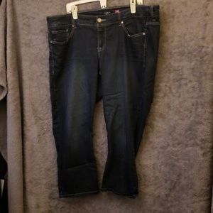Torrid Capri Jean 20